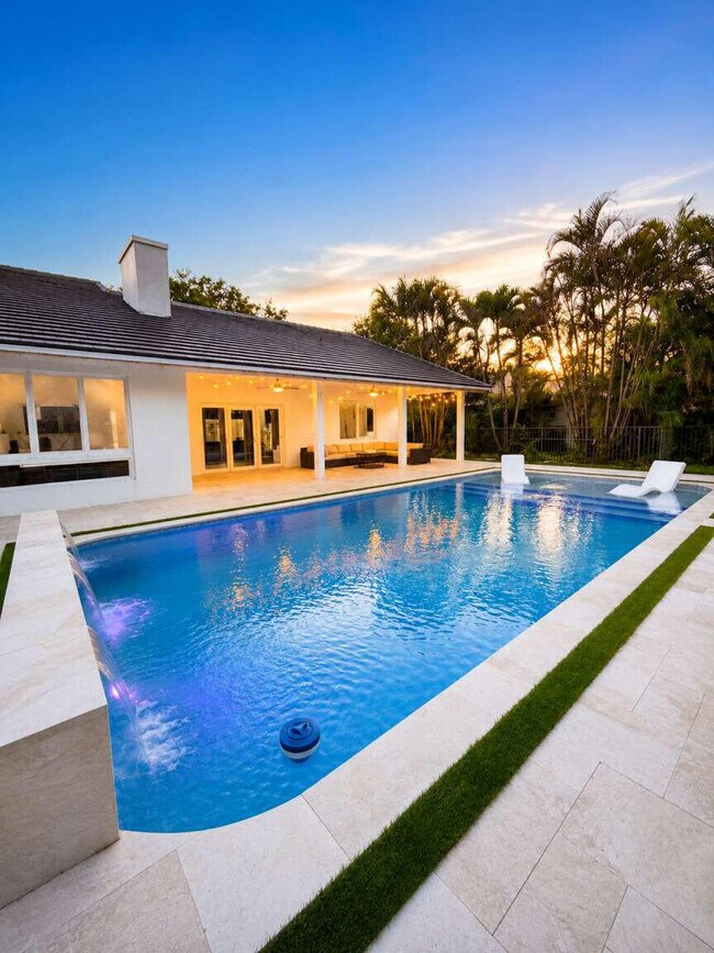 Foto del edificio - 2932 Banyan Blvd Cir NW