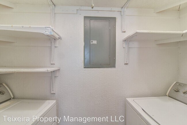 Building Photo - 2 br, 1 bath House - 1906 Emerald Pl #1214