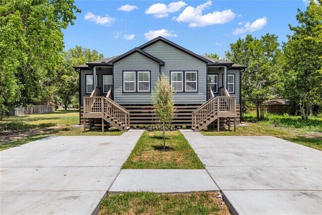 Building Photo - 5779 Belarbor St