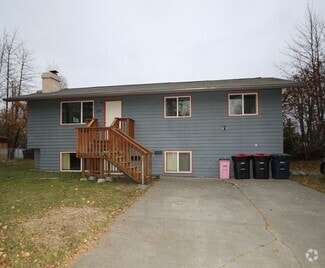 Building Photo - 710 Dogwood St