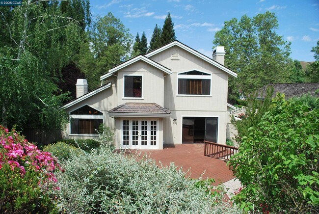 Foto del edificio - 3057 Deer Meadow Dr