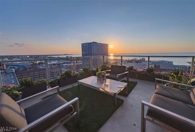 Foto del edificio - 701 W Lakeside Ave