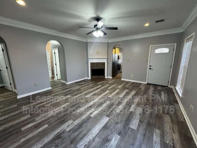 Building Photo - 201 Pavilion St