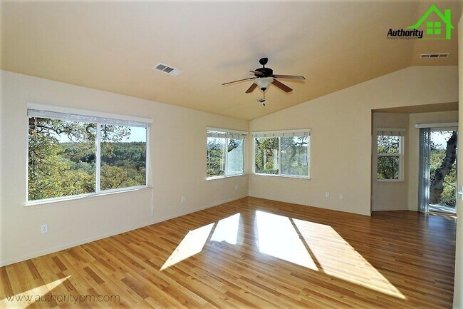 Foto del edificio - 19531 Prospect Peak Ct