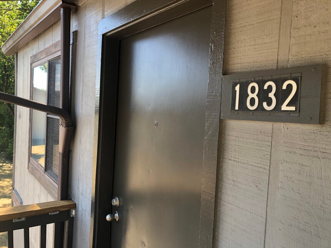 Foto principal - 1832 Brewster Creek Rd