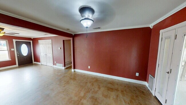Foto del edificio - Welcome home to this adorable 3-bedroom, 2-bathroom house designed with comfort and style in mind!