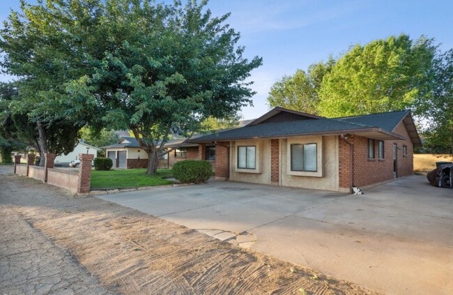 Building Photo - 34 E 350 N