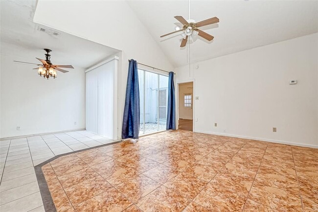 Building Photo - 10725 Boardwalk St