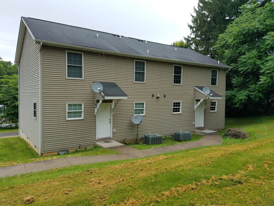 340 W German St, Shepherdstown, WV 25443 340 W German St