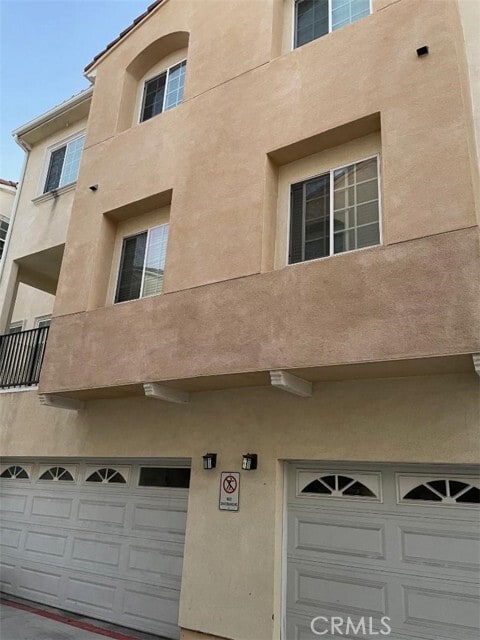 Building Photo - 926 W La Jolla St