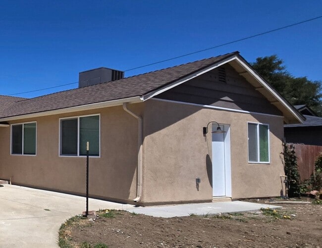 Building Photo - 1bd/1ba near Laguna Lake