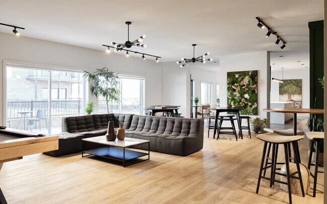 Building Photo - Champlain Village Urbain