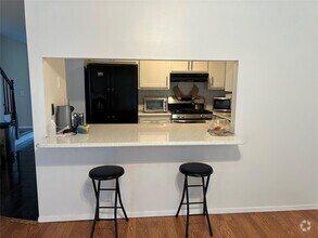 Building Photo - 1005 Sara Cir