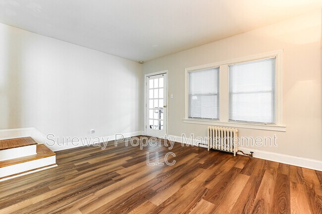 Foto del edificio - 137 Bartram Ave