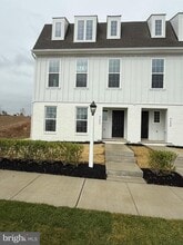 Building Photo - 3125 Overlook Dr