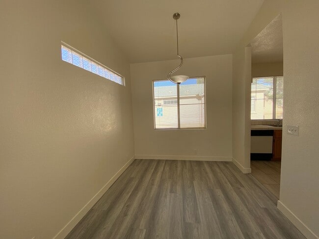Building Photo - 5155 W Tropicana Ave