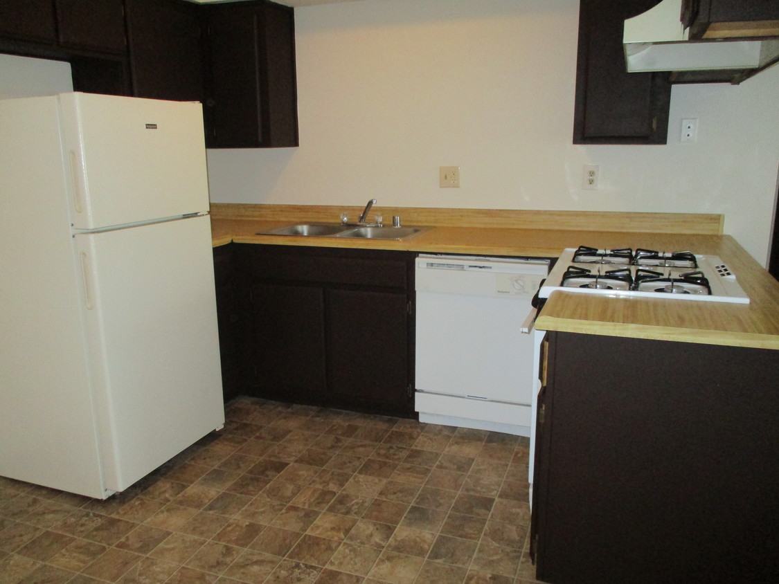 Kitchen - 3334 W Caldwell Ave
