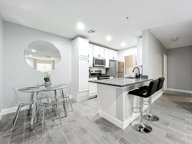 Foto del edificio - 4352 S Kirkman Rd