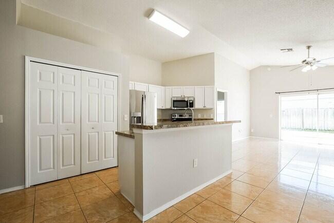 Building Photo - 2160 Jessa Dr