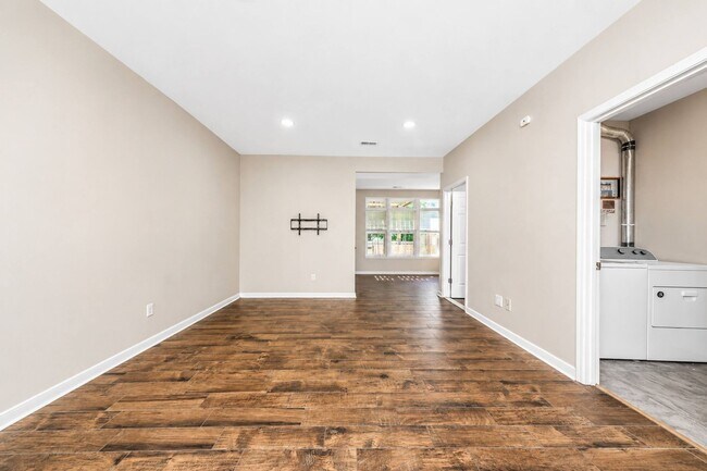 Foto del edificio - Bright and spacious 3+ bedroom Townhome in Williamsburg