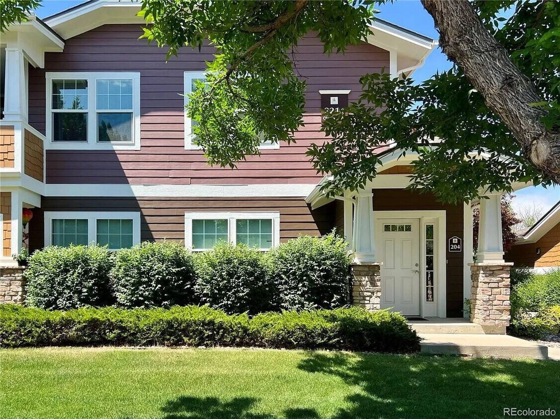 Foto principal - Fantastic 2 bedroom Condo Avail NOW