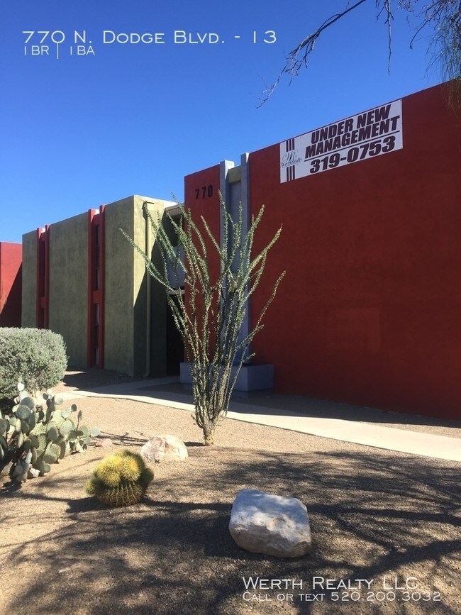 Building Photo - 770 N Dodge Blvd