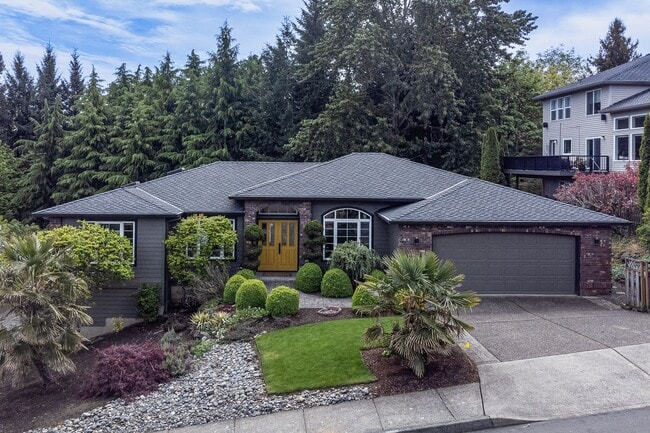 Building Photo - BEAUTIFUL 5 Bedroom Home in the Sought-After Hillshire Estates of Bull Mountain