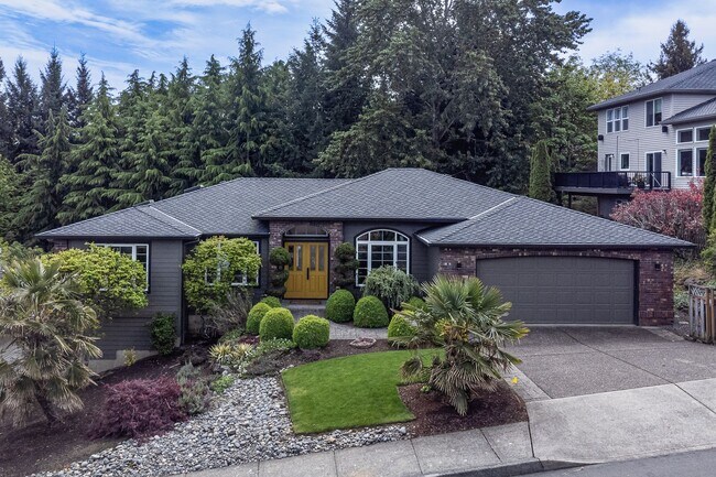 Foto del edificio - BEAUTIFUL 5 Bedroom Home in the Sought-After Hillshire Estates of Bull Mountain