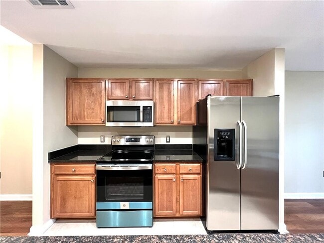 Building Photo - 3040 Peachtree Rd NW