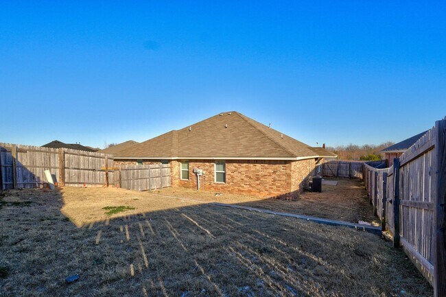 Building Photo - 7715 Bennie Terrace