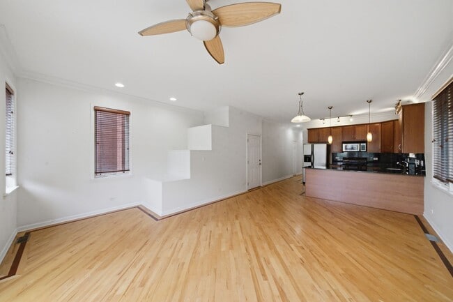 Building Photo - Beautiful and Spacious 2 bedroom, 2 Bathroom Located