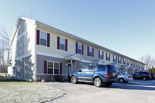 Building - Cross Creek Apartments