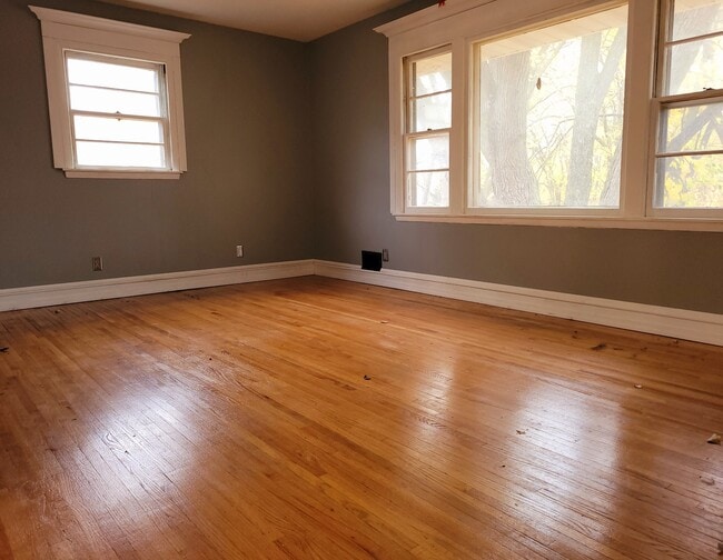 Foto del edificio - 621 51st Ave NE