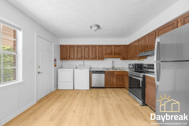 Building Photo - 10913 Queen Ann Ct