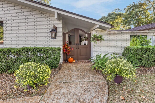 Foto del edificio - Mid-Century Home in Killearn Estates