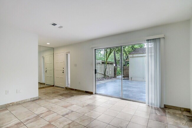 Foto del edificio - 2445 West Settler\'s Way, Spring, TX 77380...