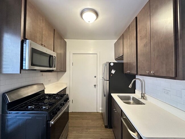 Building Photo - 2641 N Spaulding Ave