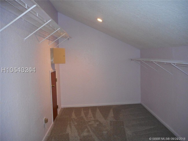 Building Photo - 30 Forest Hills Ln