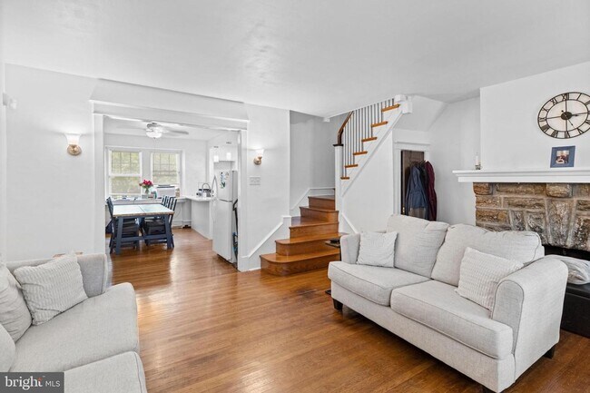 Building Photo - Welcome to this sunny and updated 4-bedroom, 2-bath row home in the heart of Mt. Airy! W/D! Large...