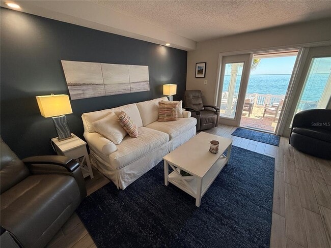 Foto del edificio - 4942 Coquina Key Dr SE