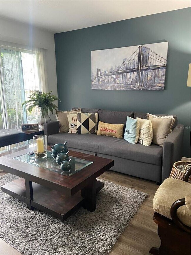Foto del edificio - 1222 Villa Ln