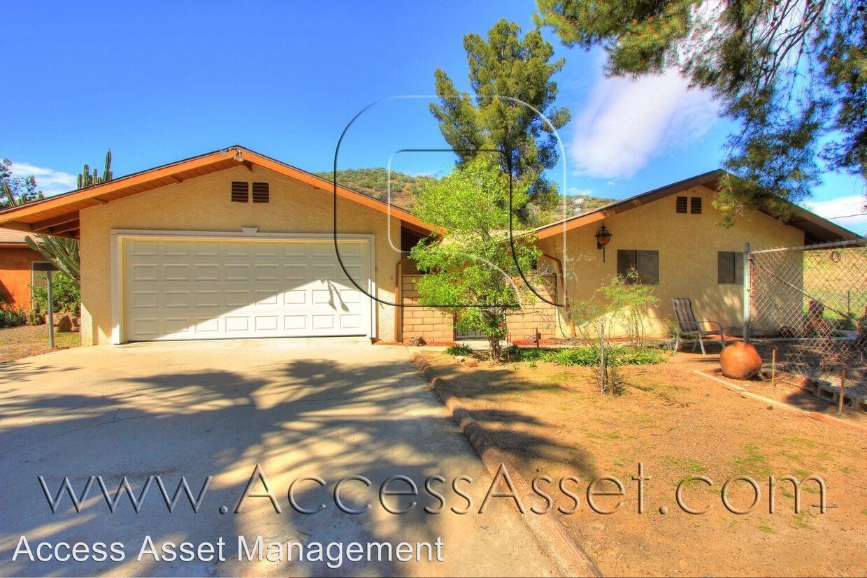 Foto principal - 17857 Foster St