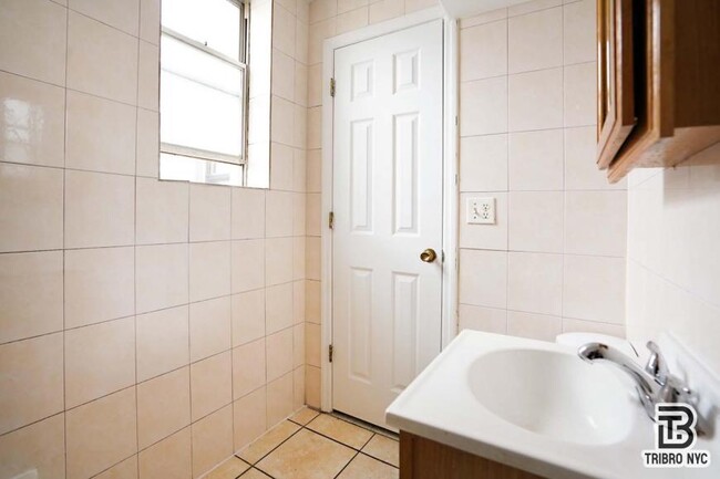 Building Photo - 2 bedroom in Brooklyn NY 11231
