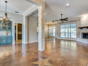 Building Photo - 214 Mockingbird Ln