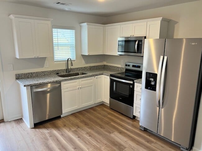 Foto del edificio - 964 Waterford Ln