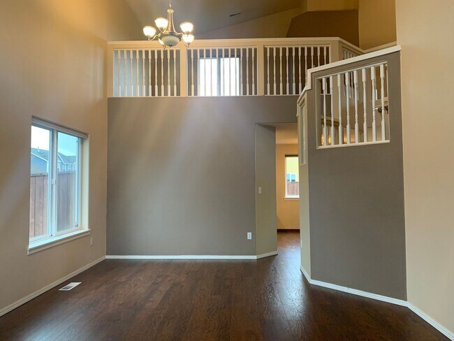 Foto del edificio - Great 3BD 2.5BA Fisher's Landing! Large Fe...