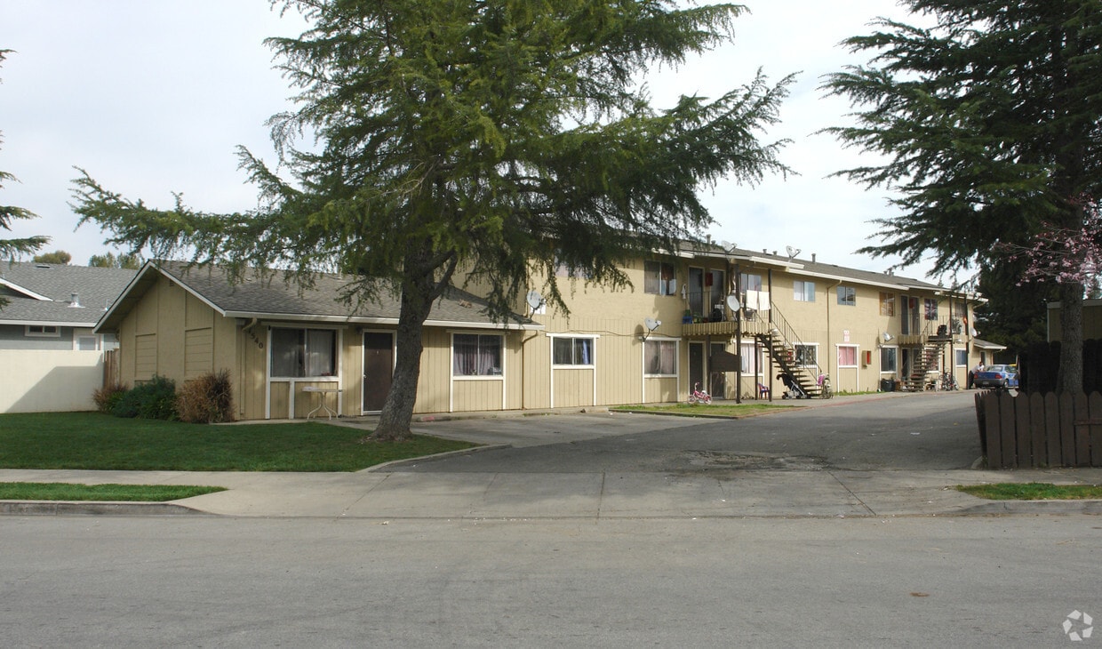 Primary Photo - 7540 Rogers Ln
