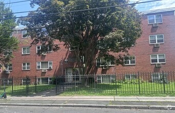 Building Photo - 256 S Marshall St