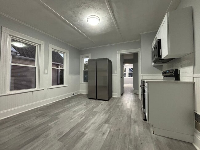 Foto del edificio - 1158 Howard Ave