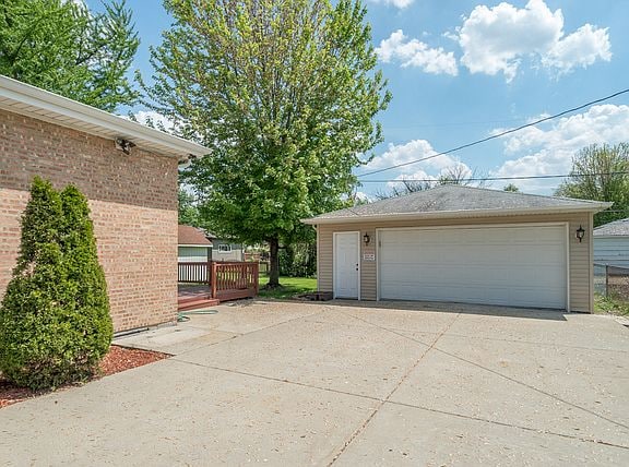 Building Photo - 6941 W 96th Pl